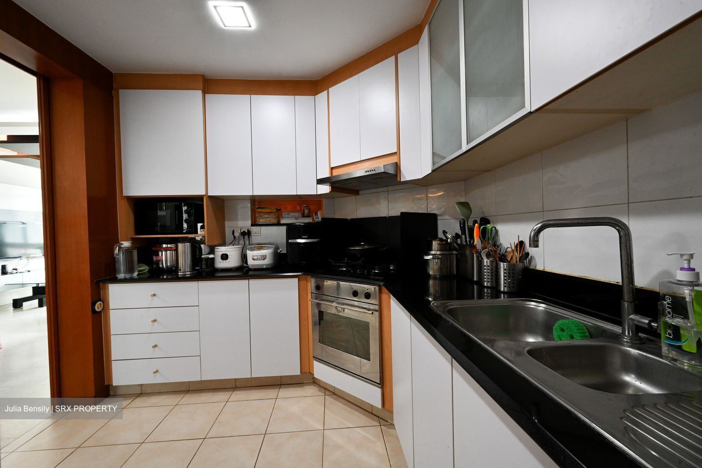 Lilydale (D27), Condominium #559989691